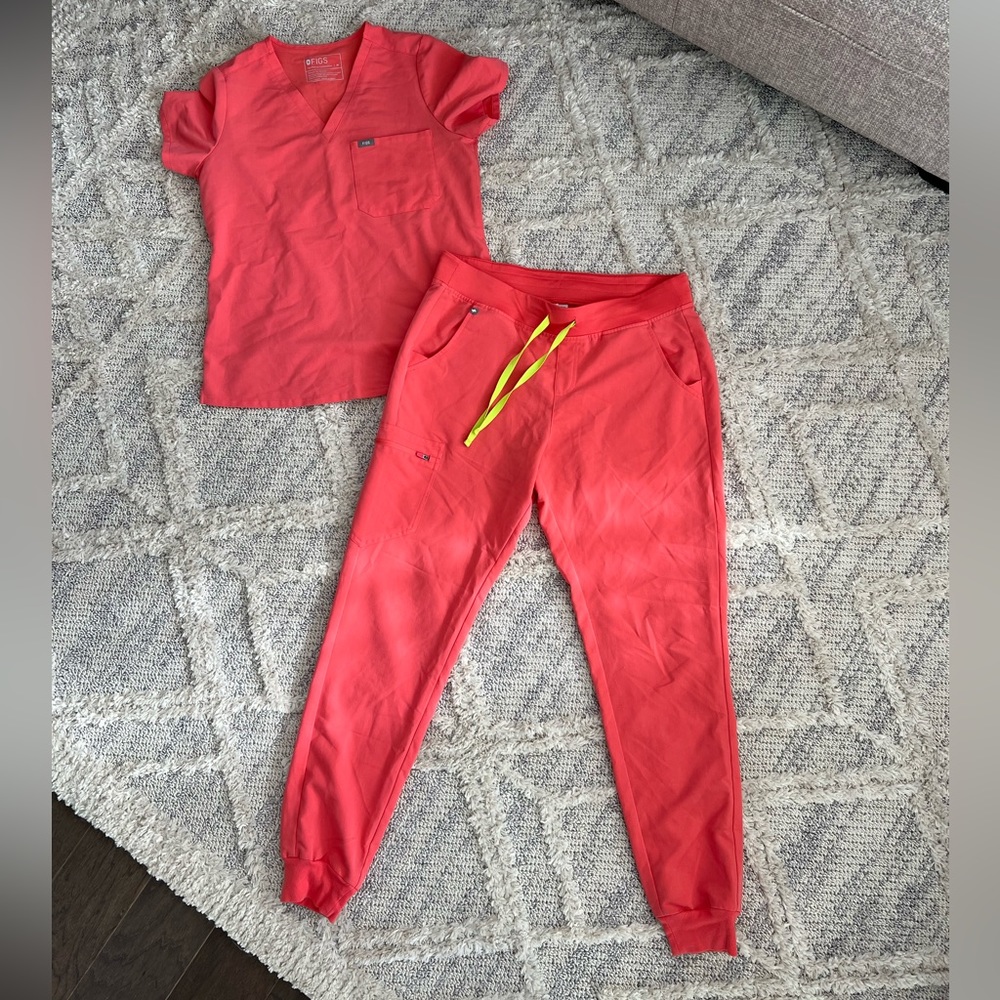 Figs hot coral set